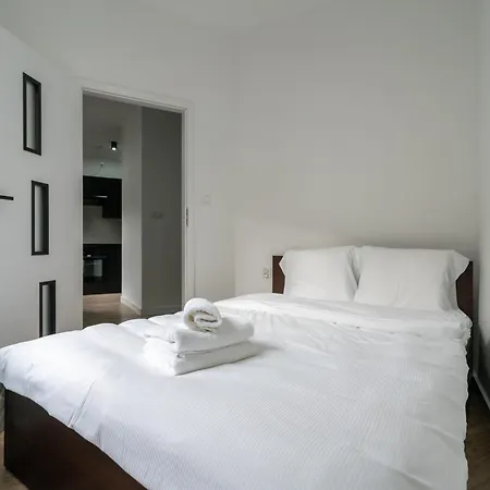 Krzywa By Bookinghost *