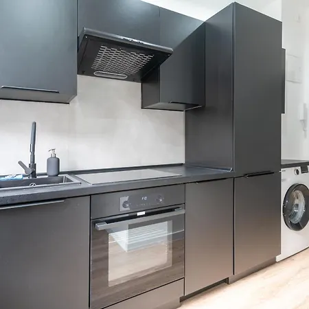 Krzywa By Bookinghost