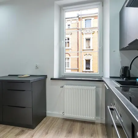 Krzywa By Bookinghost *