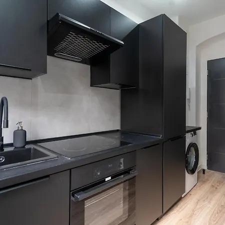 Krzywa By Bookinghost * Katovice