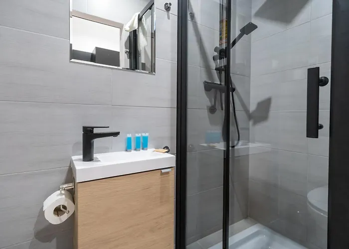 Krzywa By Bookinghost *