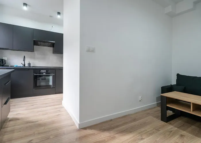 Krzywa By Bookinghost * Katovice