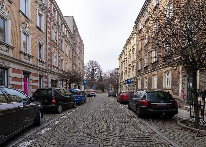 Krzywa By Bookinghost