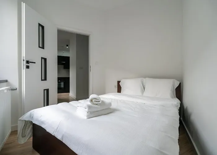 Krzywa By Bookinghost *